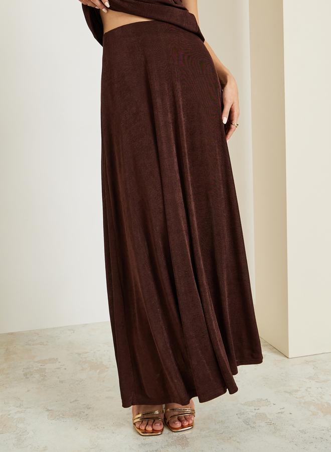 ستايلي طقم منسق من تنورة ماكسي وبلوزة تريكو مكشوف الأكتاف للنساء - Image 3